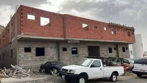 Building 826 SQM Facing East Aomra, Makkah Al Mukarramah