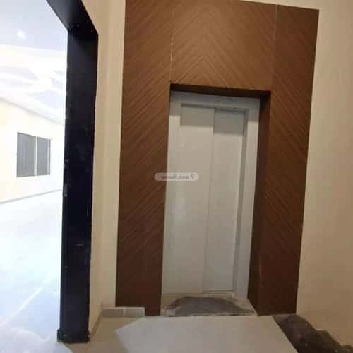 Floor 215 SQM with 5 Bedrooms Al-Janadriyah, East Riyadh, Riyadh