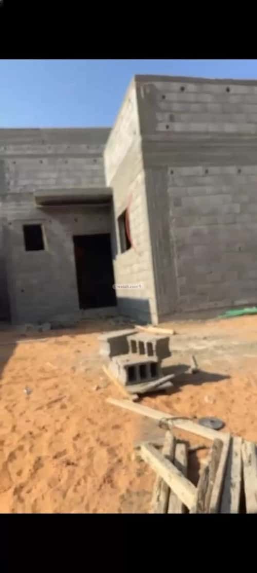 Building 324 SQM Facing East Al Jazirah, Riyadh Al Khabra