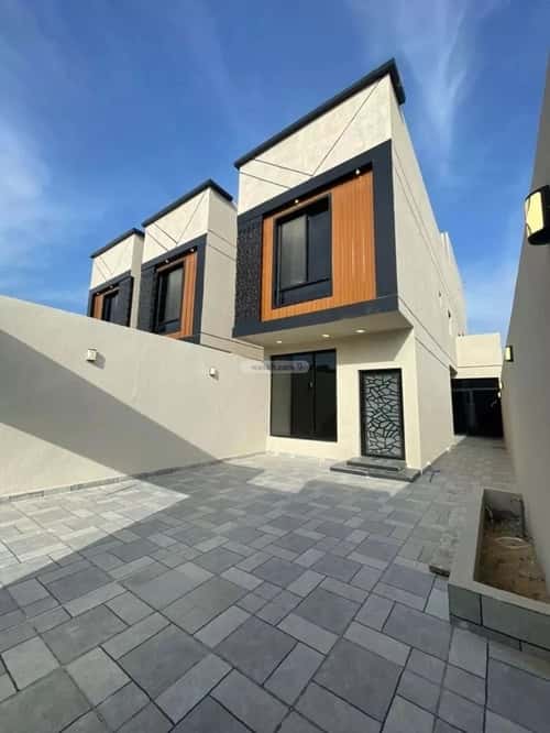 فيلا 200 متر مربع غربية على شارع 15م الصواري، الخبر