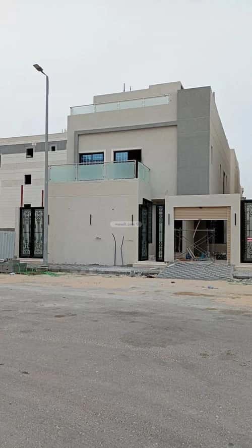 فيلا 250 متر مربع شمالية على شارع 20م الشراع، الخبر