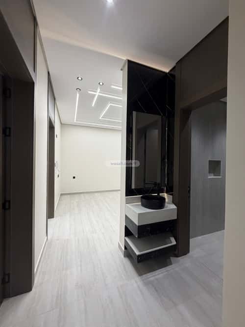 Apartment 211 SQM with 5 Bedrooms King Fahad Dist, Aldammam