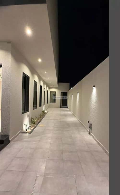 فيلا 452 متر مربع غربية على شارع 20م الشراع، الخبر