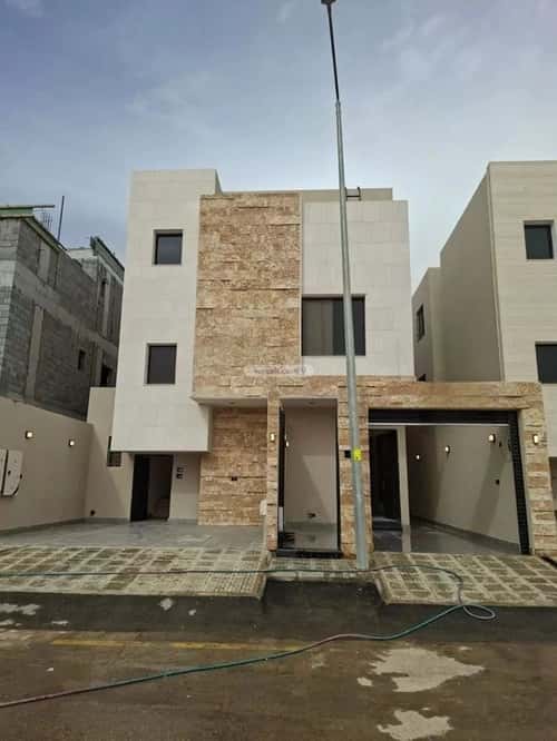 Floor 191 SQM with 5 Bedrooms Al-Janadriyah, East Riyadh, Riyadh