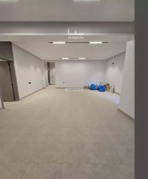 Floor 214 SQM with 5 Bedrooms Al-Janadriyah, East Riyadh, Riyadh