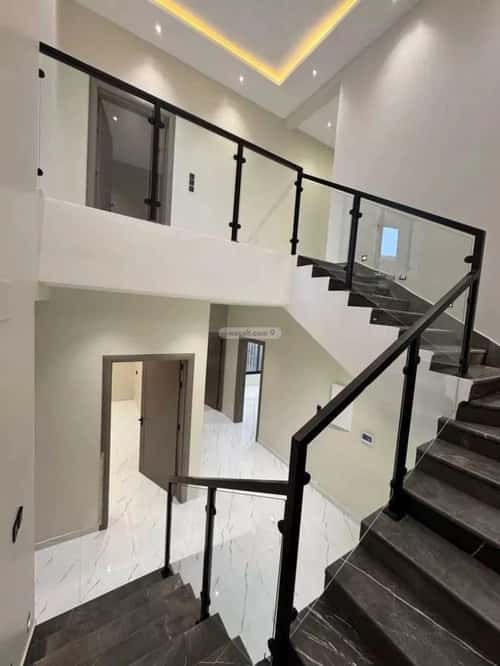 Floor 301 SQM with 7 Bedrooms Al Hamra, Khamis Mushait