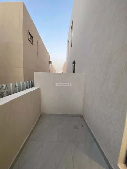 Floor 220 SQM with 6 Bedrooms Al-Muanisiyah, East Riyadh, Riyadh