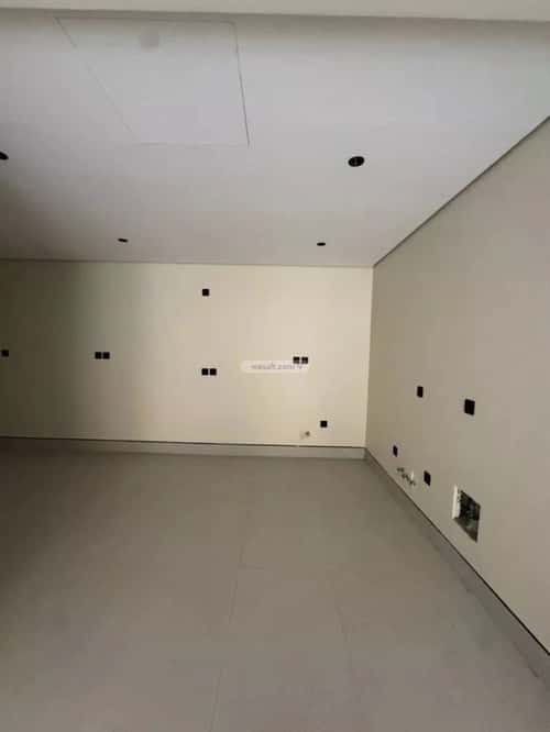 Floor 1290 SQM with 4 Bedrooms King Fahd, North Riyadh, Riyadh