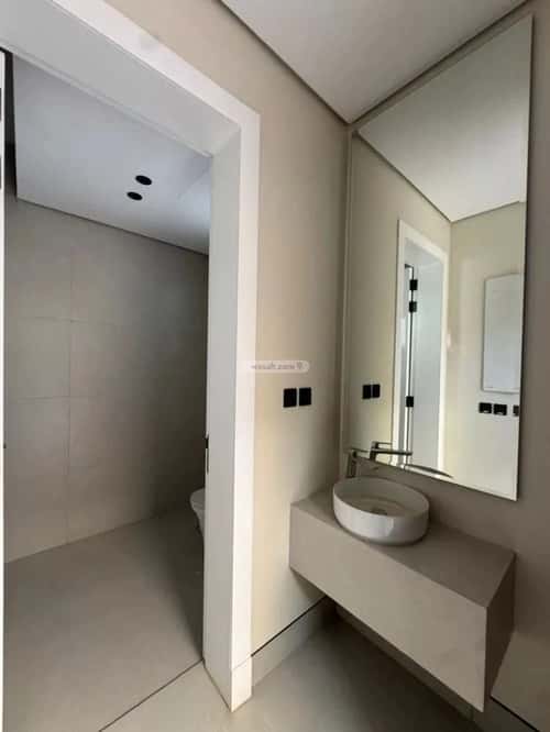 Floor 1290 SQM with 4 Bedrooms King Fahd, North Riyadh, Riyadh
