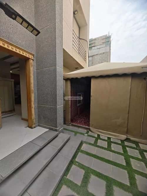 فيلا 250 متر مربع شرقية على شارع 15م العارض، شمال الرياض، الرياض