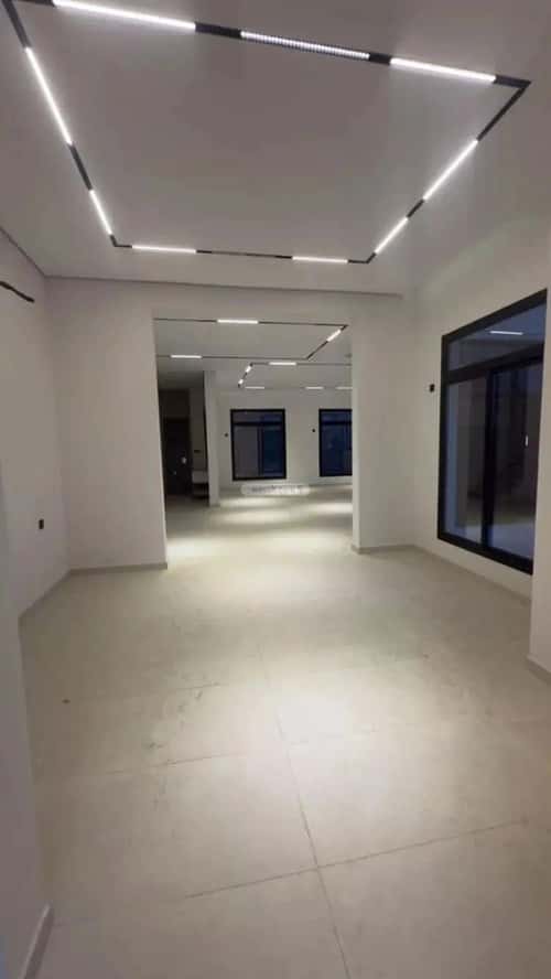 فيلا 301 متر مربع شرقية على شارع 20م ظهرة لبن، غرب الرياض، الرياض