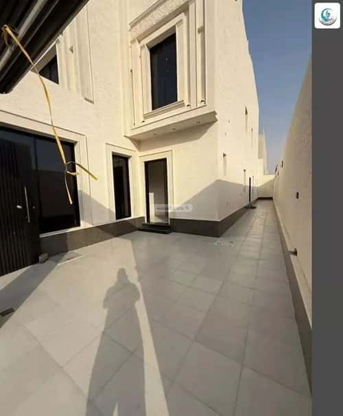 دور 201 متر مربع ب 5 غرف الجنادرية، شرق الرياض، الرياض