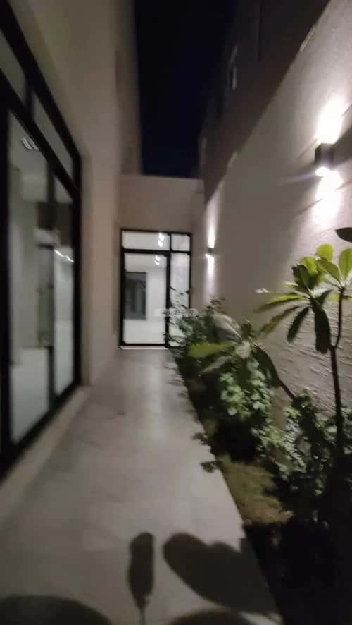 فيلا 312 متر مربع غربية على شارع 15م الرمال، شرق الرياض، الرياض