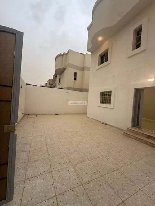 Villa 275 SQM Facing South with 3 Bedrooms Al-Muanisiyah, East Riyadh, Riyadh
