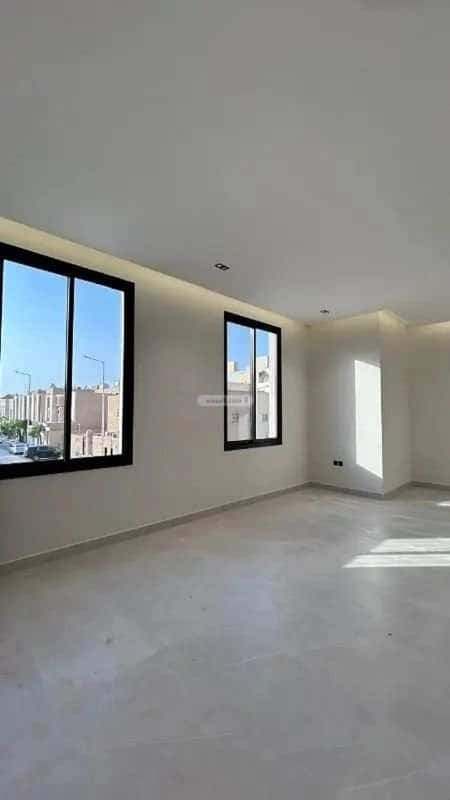 Villa 256 SQM Facing West on 18m Width Street Al-Muanisiyah, East Riyadh, Riyadh