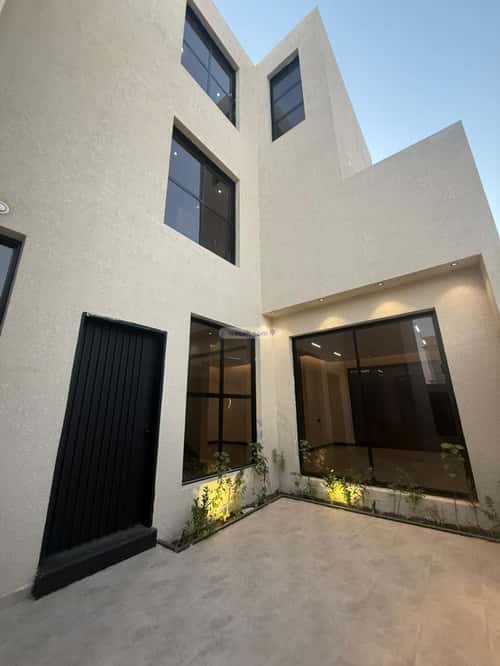 Villa 348 SQM Facing South on 25m Width Street Al-Mahdiyah, West Riyadh, Riyadh