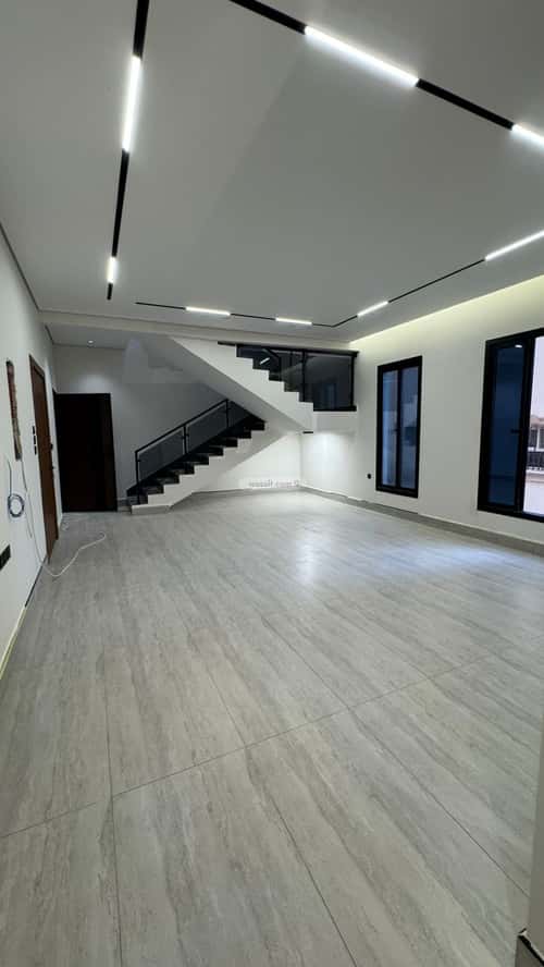 Floor with 5 Bedrooms Al-Janadriyah, East Riyadh, Riyadh
