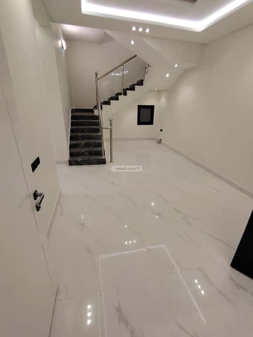 Floor 205 SQM with 3 Bedrooms Al-Janadriyah, East Riyadh, Riyadh