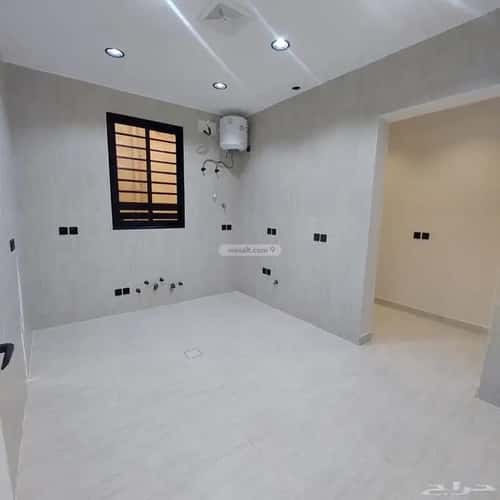 Apartment 268 SQM with 5 Bedrooms North Of Solidarity, Khamis Mushait