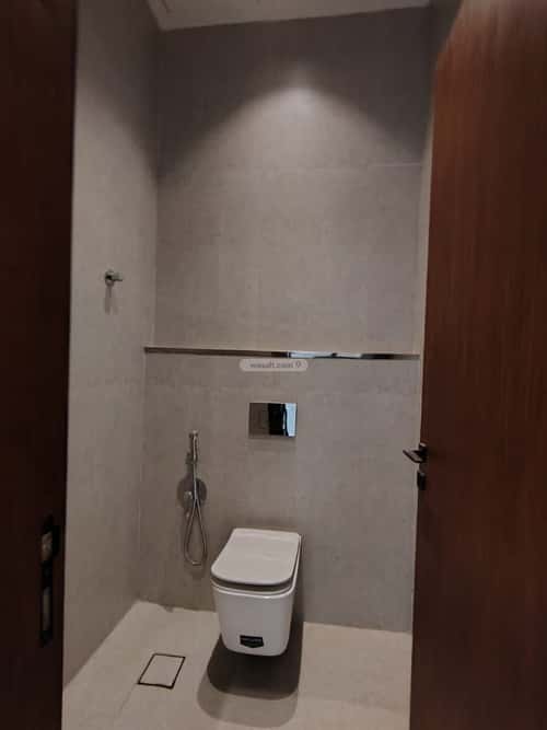 Floor 200 SQM with 4 Bedrooms Al-Janadriyah, East Riyadh, Riyadh