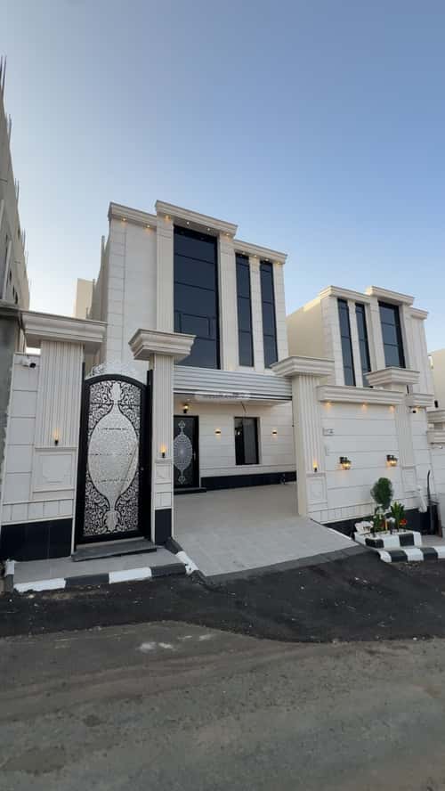 فيلا 593 متر مربع جنوبية على شارع 20م القراحين، الطائف