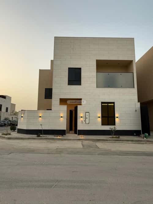 Villa 348 SQM Facing South on 25m Width Street Al-Mahdiyah, West Riyadh, Riyadh