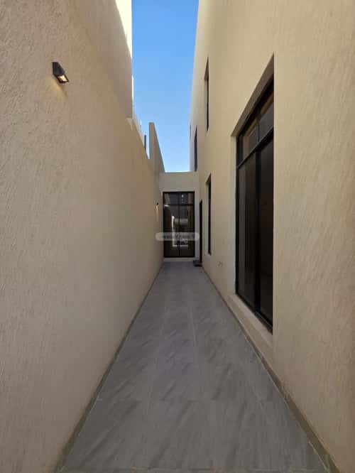Floor 186 SQM with 5 Bedrooms Ar-Rimal, East Riyadh, Riyadh