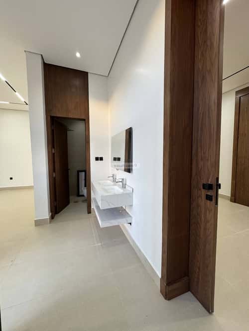 Floor 148 SQM with 4 Bedrooms Al-Maizaliyah, East Riyadh, Riyadh