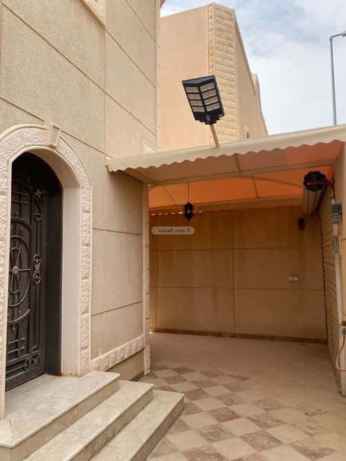 Villa 400 SQM Facing East with 9 Bedrooms Al Faisaliyah, Diriyah