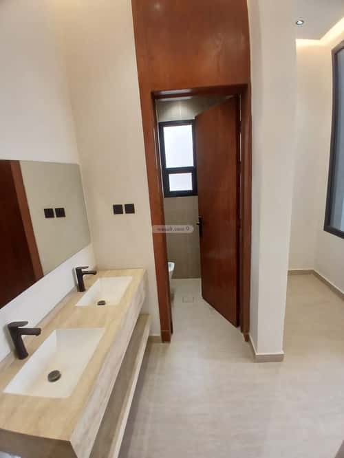 Villa 226 SQM with 3 Apartments Facing North Al Nakhbah, East Riyadh, Riyadh