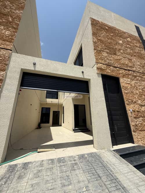 Villa 405 SQM Facing East on 20m Width Street Shamal Quri Tandah, Khamis Mushait