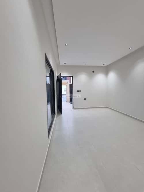 Floor 231 SQM with 5 Bedrooms Okaz, South Riyadh, Riyadh