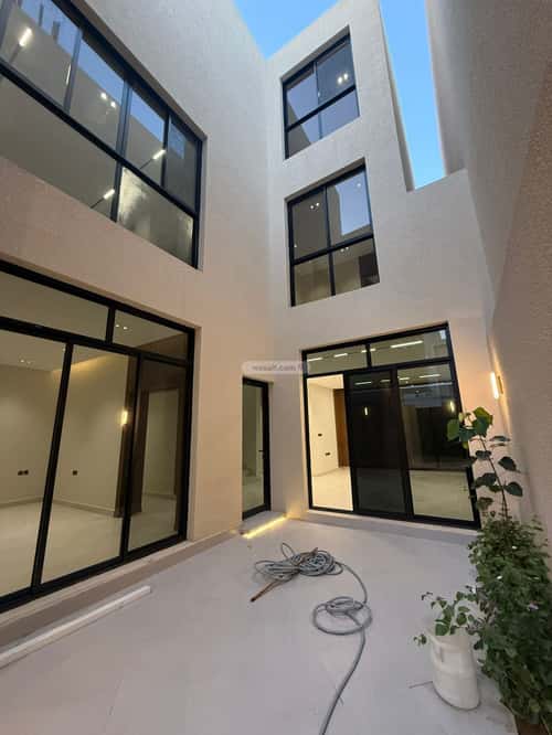 Villa 348 SQM Facing South on 25m Width Street Al-Mahdiyah, West Riyadh, Riyadh