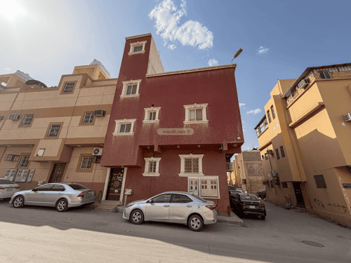 Building Facing South Ash-Shomaisi, Central Riyadh, Riyadh
