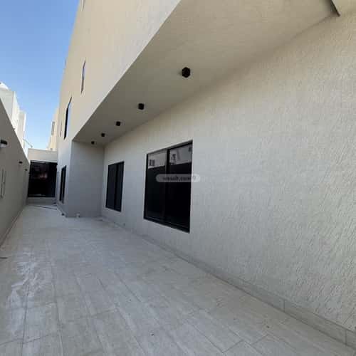 فيلا 300 متر مربع جنوبية على شارع 24م الأمانة، الدمام