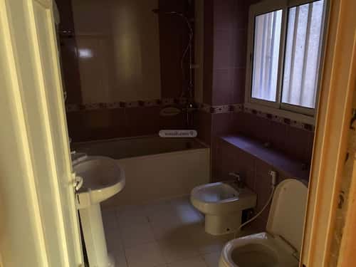 Apartment with 3 Bedrooms Al Eskan, Aldammam
