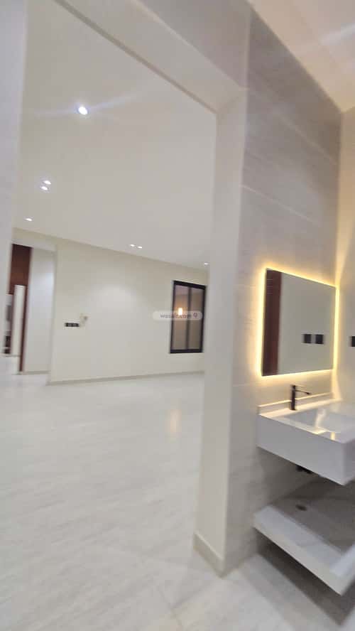 Floor 210 SQM with 6 Bedrooms Okaz, South Riyadh, Riyadh