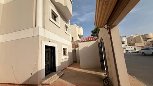 Villa 262 SQM Facing West on 15m Width Street Al-Muanisiyah, East Riyadh, Riyadh