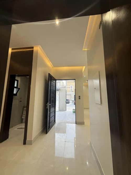 Floor 188 SQM with 5 Bedrooms Al Bayan, East Riyadh, Riyadh