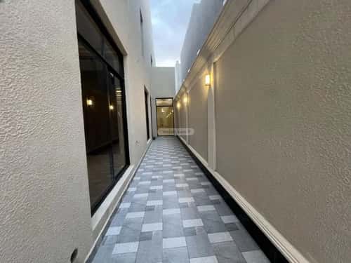 Floor 251 SQM with 6 Bedrooms Al-Qadisiyah, East Riyadh, Riyadh
