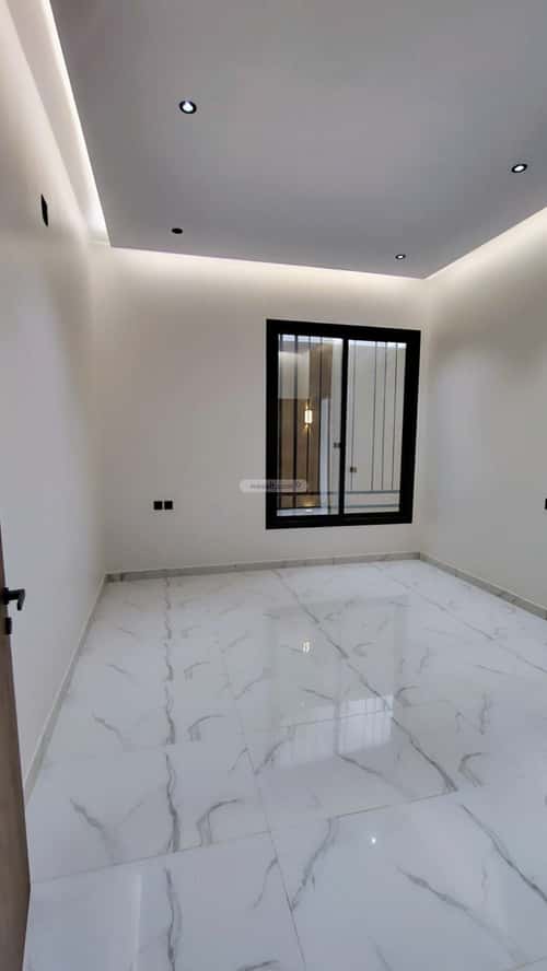 Floor 168 SQM with 5 Bedrooms Al- Nadwah, East Riyadh, Riyadh