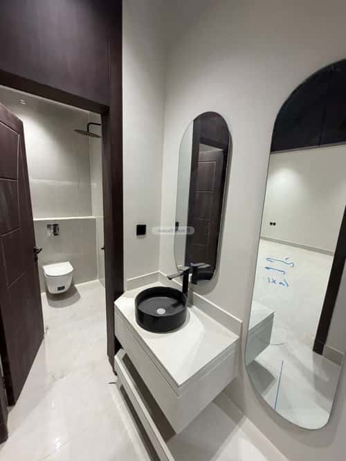 Floor with 5 Bedrooms Al- Nadwah, East Riyadh, Riyadh