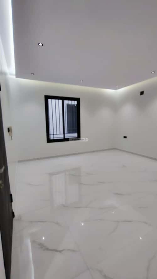 Floor 172 SQM with 5 Bedrooms Al- Nadwah, East Riyadh, Riyadh
