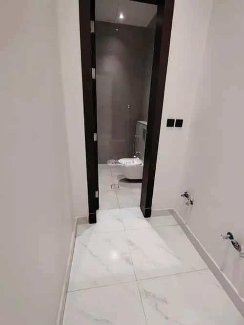 Floor 242 SQM with 3 Bedrooms Al-Muanisiyah, East Riyadh, Riyadh