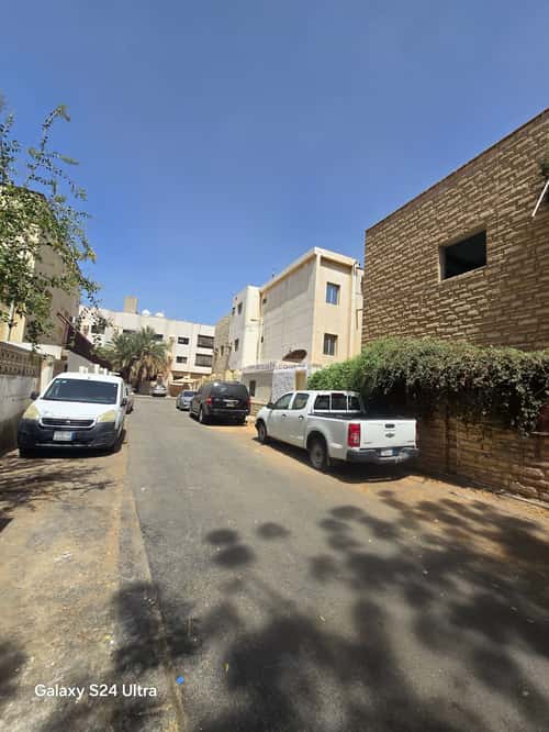 Building 500 SQM Al Azizeyyah, North Jeddah, Jeddah