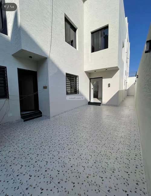Villa 531 SQM Facing West on 15m Width Street Al-Sharafiya, Abha