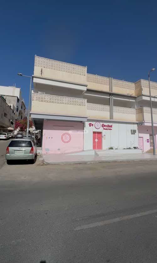 عمارة 1200 متر مربع واجهة شرقية قروى، الطائف