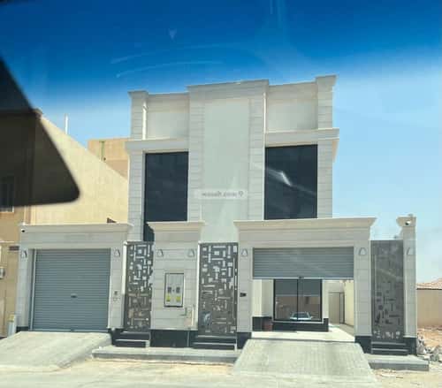 فيلا 360 متر مربع شمالية على شارع 15م الحزم، غرب الرياض، الرياض
