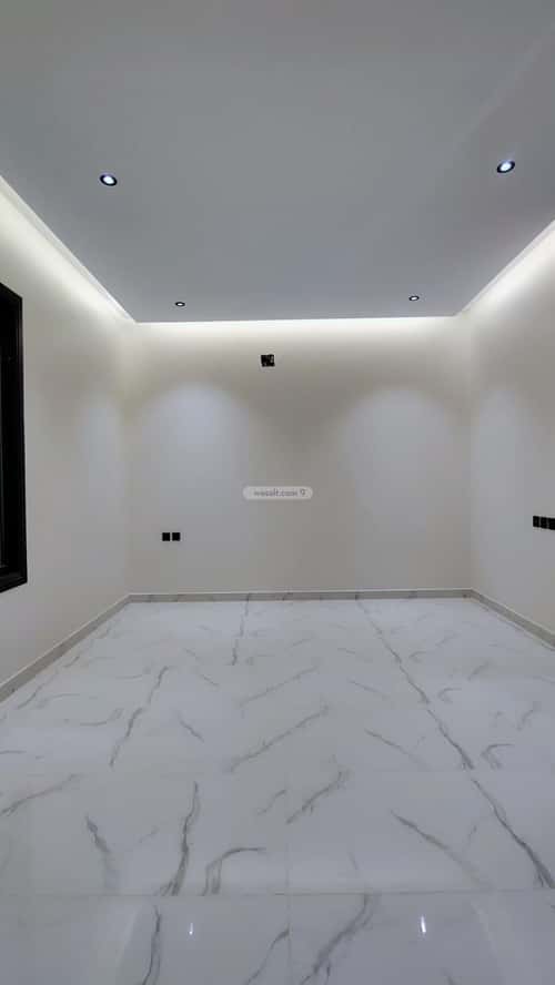 Floor with 5 Bedrooms Al- Nadwah, East Riyadh, Riyadh