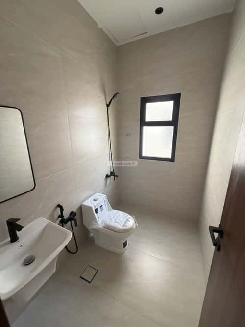 Villa 220 SQM with 1 Apartment Facing South Al- Nadwah, East Riyadh, Riyadh